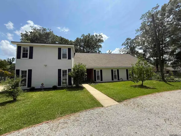 16706 Planchet Rd, Greenwell Springs, LA 70739