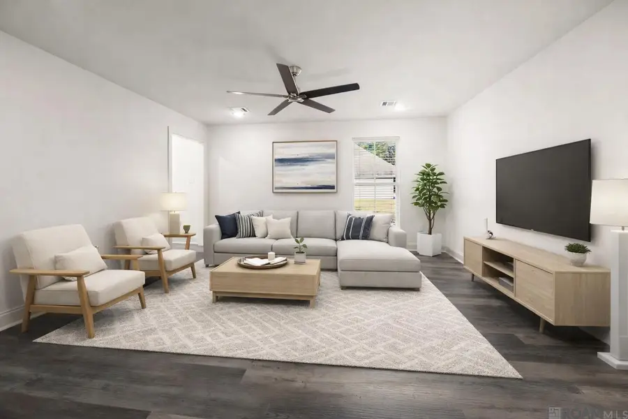 38254 Shelby Dr, Denham Springs, LA 70706 - Image #2