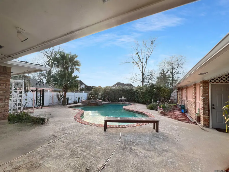 5654 Vicksburg Dr, Baton Rouge, LA 70817 - Image #2