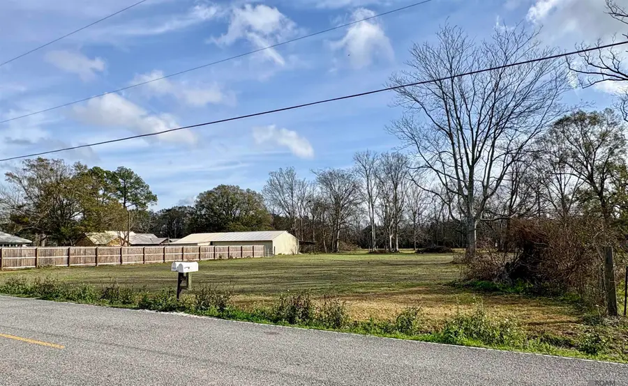 Ernest Floyd Rd, Gonzales, LA 70737 - Image #2