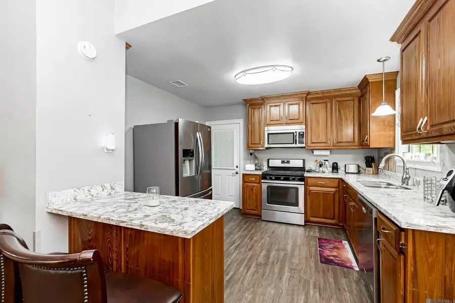 731 Castlewood St, Denham Springs, LA 70726 - #3