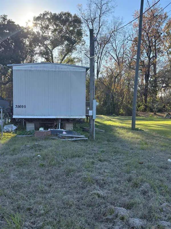 35695 River Oaks Rd, Geismar, LA 70734