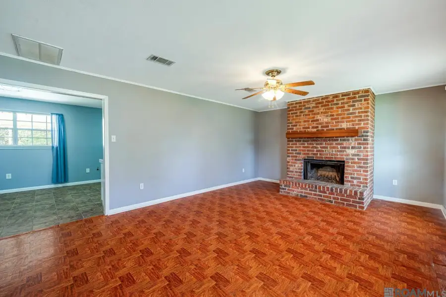 919 Willow Brook Ave, Denham Springs, LA 70726 - Image #3
