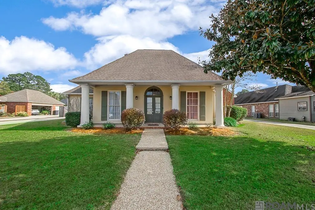 3975 White Oak Trace Dr, Baton Rouge, LA 70817 - Image #1
