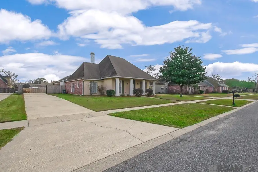 3975 White Oak Trace Dr, Baton Rouge, LA 70817 - Image #3