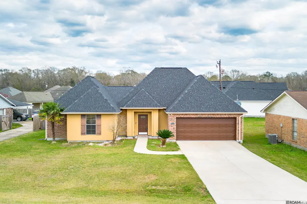 18036 Judith Dr, Zachary, LA 70791 - Image #1