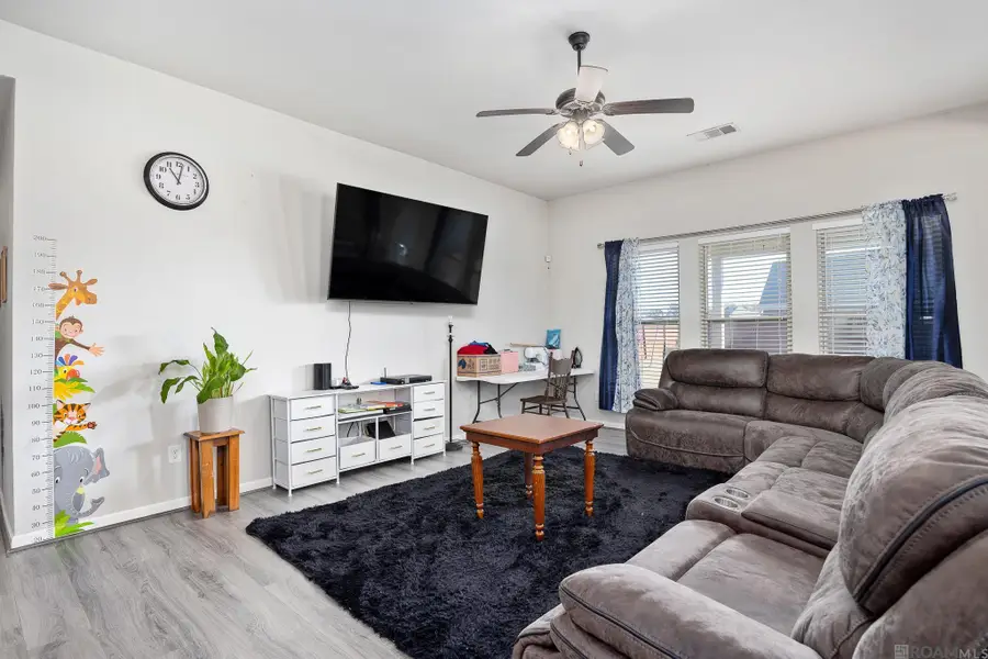 23196 Arcwood Dr, Denham Springs, LA 70726 - Image #3