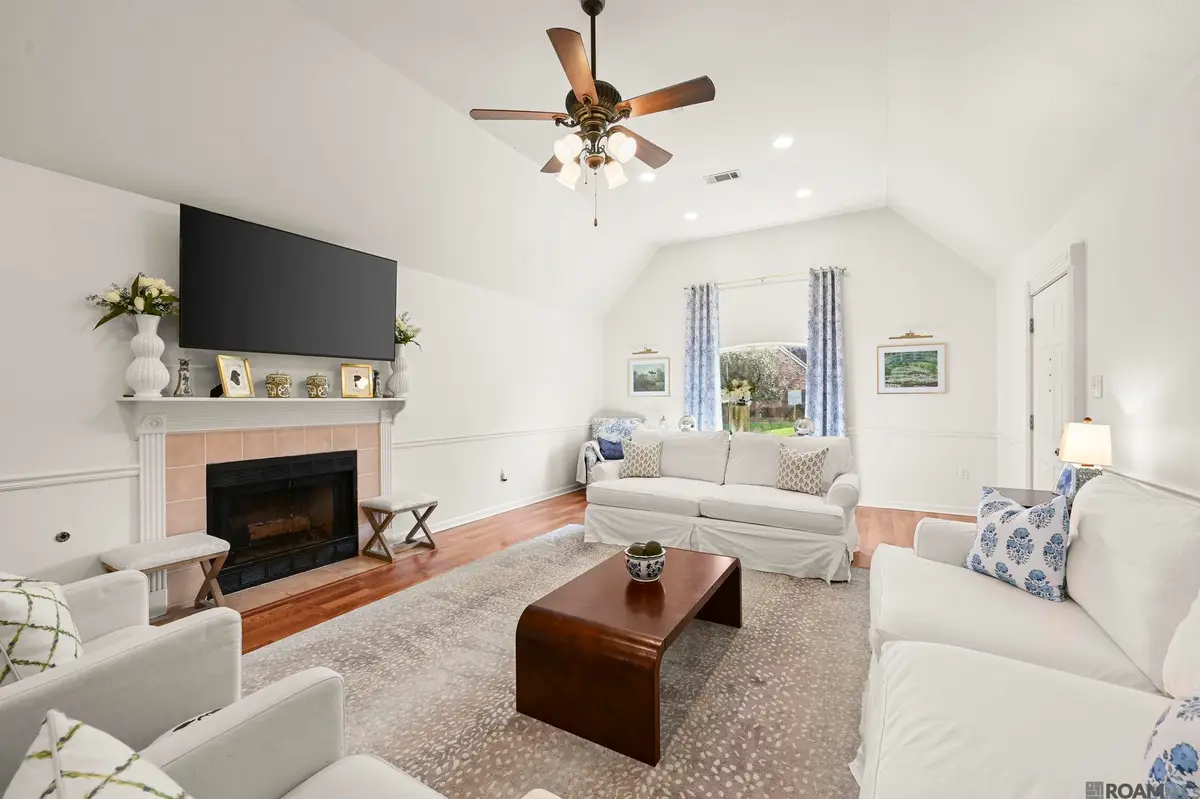 18544 Lake Iris Ave, Baton Rouge, LA 70817 - Image #1