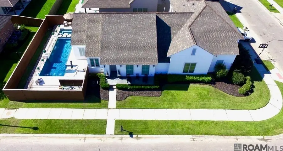 18417 Vis-a-vis Ave, Baton Rouge, LA 70817 - Image #2