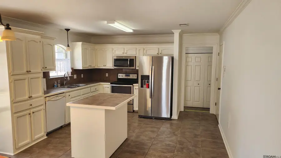 13417 Meadow Crossing Dr, Walker, LA 70785 - Image #3