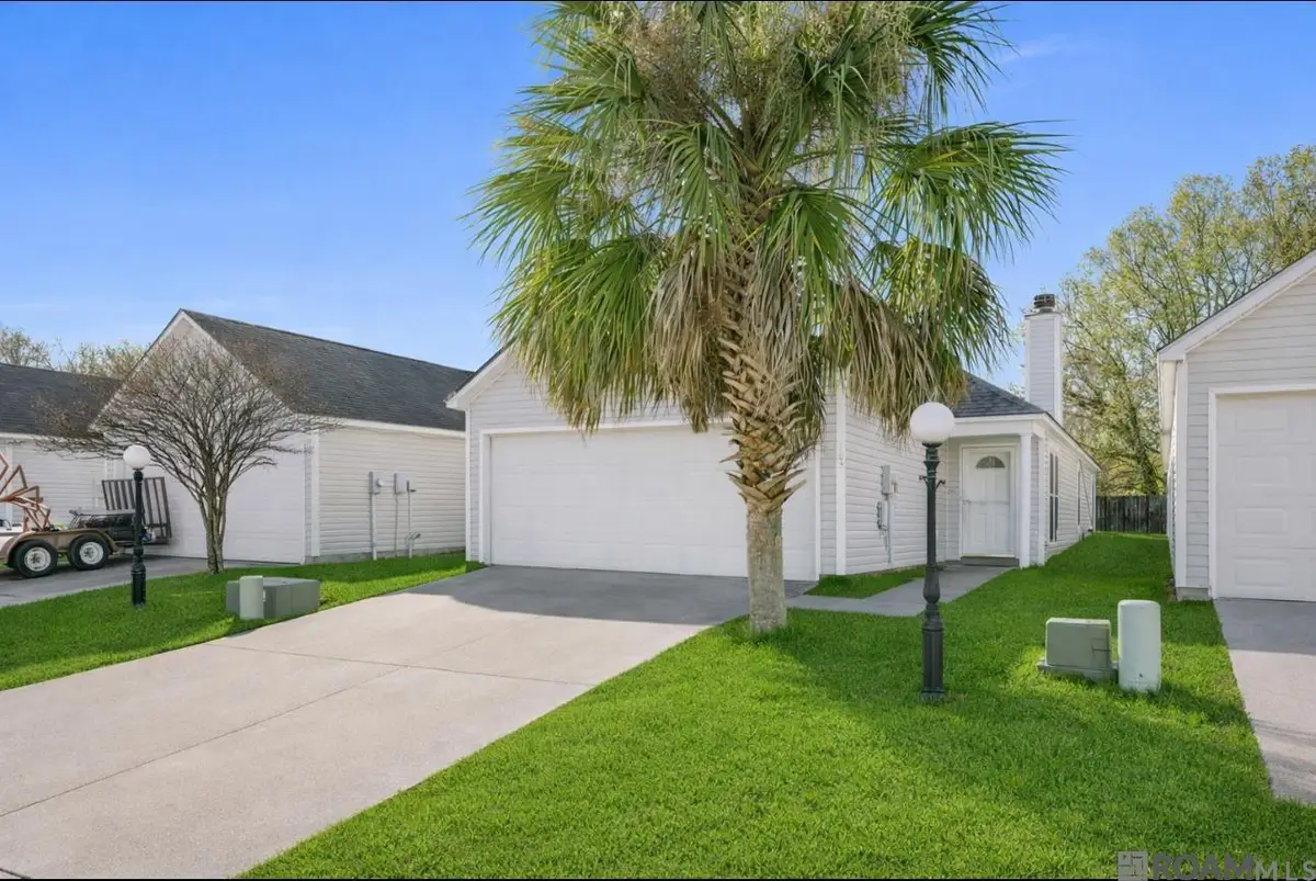 1028 Hammond Manor Dr, Baton Rouge, LA 70816 - Image #1