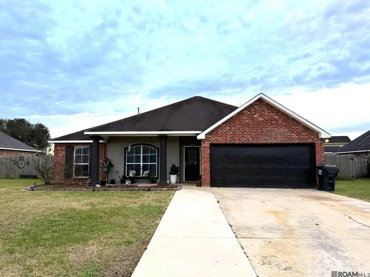 9874 Asheville Dr, Denham Springs, LA 70706 - Image #1