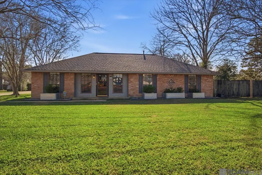 6325 Audusson Dr, Greenwell Springs, LA 70739 - Image #2