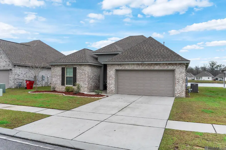 8256 Sweetgum Dr, Gonzales, LA 70737 - Image #3