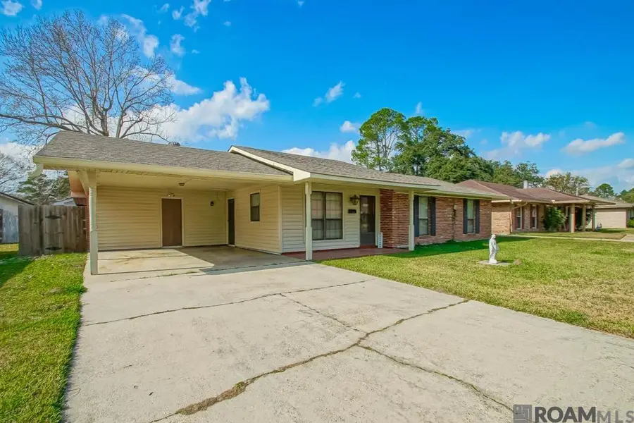 3045 Woodcrest Dr, Baton Rouge, LA 70814 - Image #2