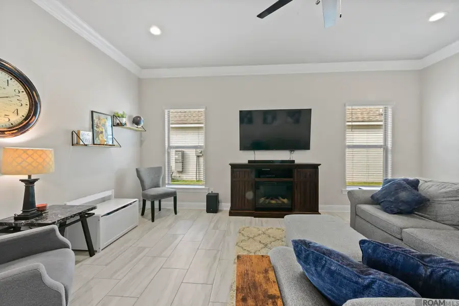 38424 Parliament Dr, Prairieville, LA 70769 - Image #3