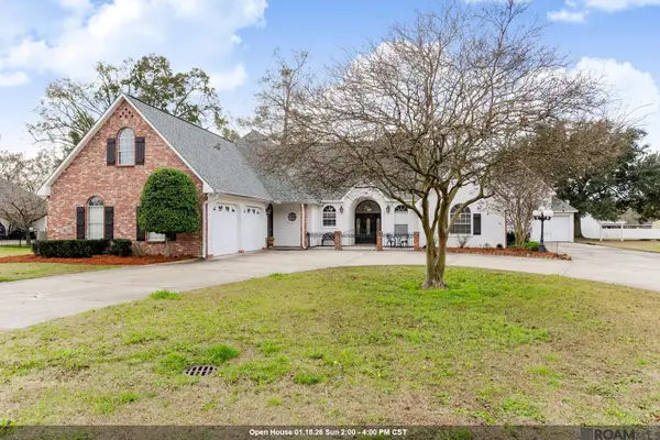 2145 Brittany Dr, Port Allen, LA 70767