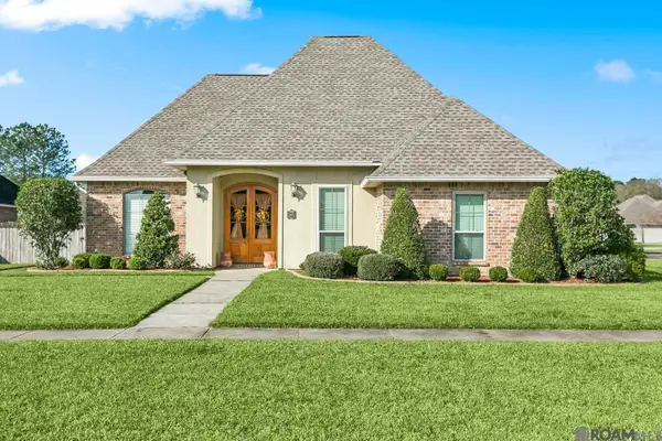 34113 Spring Lake Dr, Walker, LA 70785