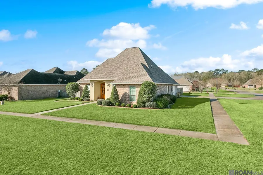 34113 Spring Lake Dr, Walker, LA 70785 - Image #2