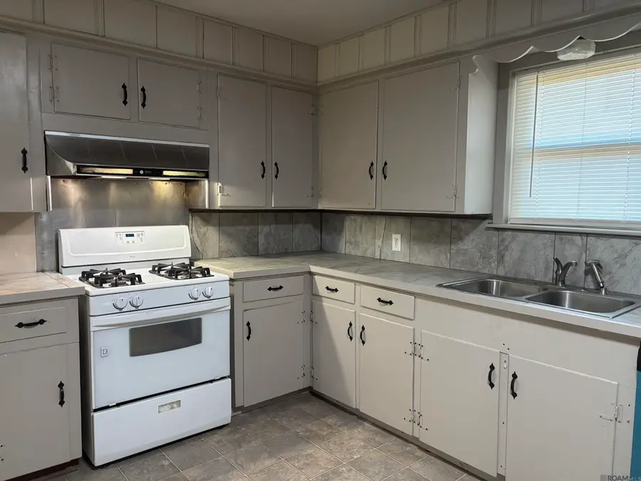 1026 S Arceneaux, Gonzales, LA 70737 - Image #3