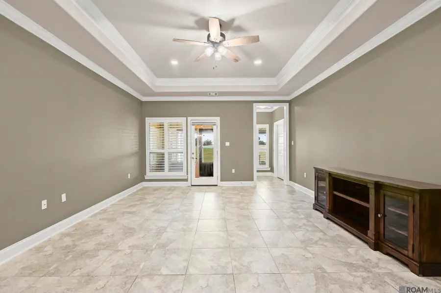 5379 Courtyard Dr, Gonzales, LA 70737 - Image #3