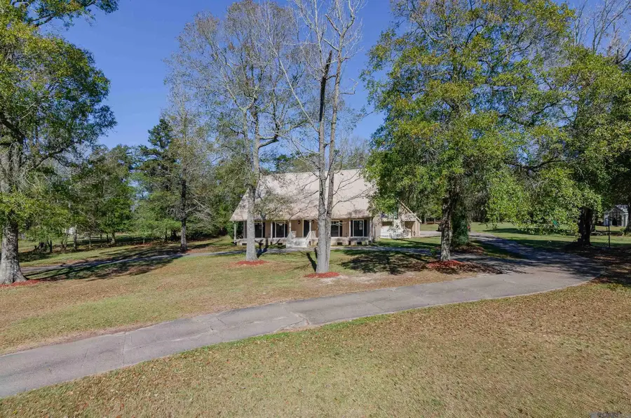 8103 Belle Helene Dr, Denham Springs, LA 70726 - Image #3