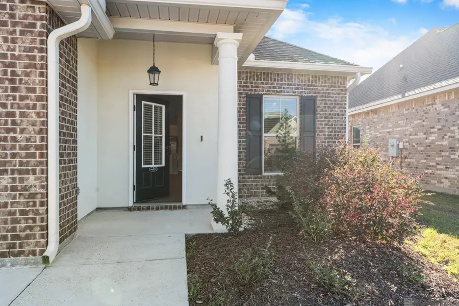 40205 Maddie Dr, Prairieville, LA 70769 - Image #2