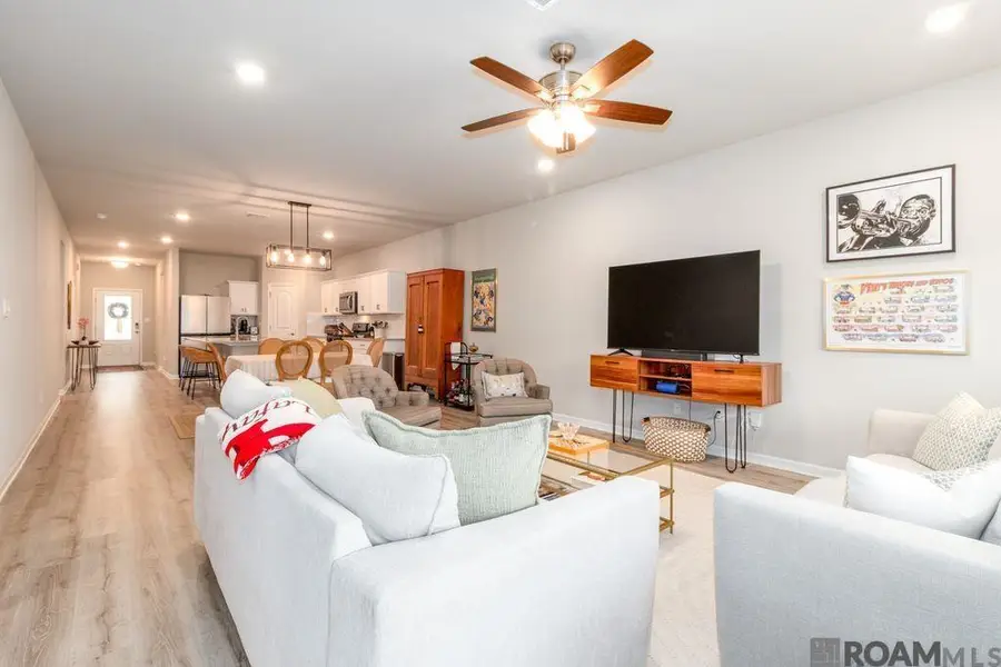 6407 Tiger Pointe Dr, Shenandoah, LA 70817 - Image #2