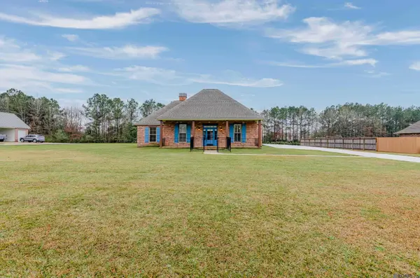 12130 Cane Dr, St Francisville, LA 70775