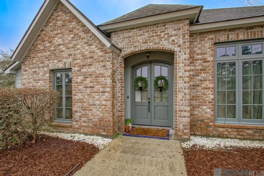 16503 E Spanish Oaks Ct, Prairieville, LA 70769 - Image #2