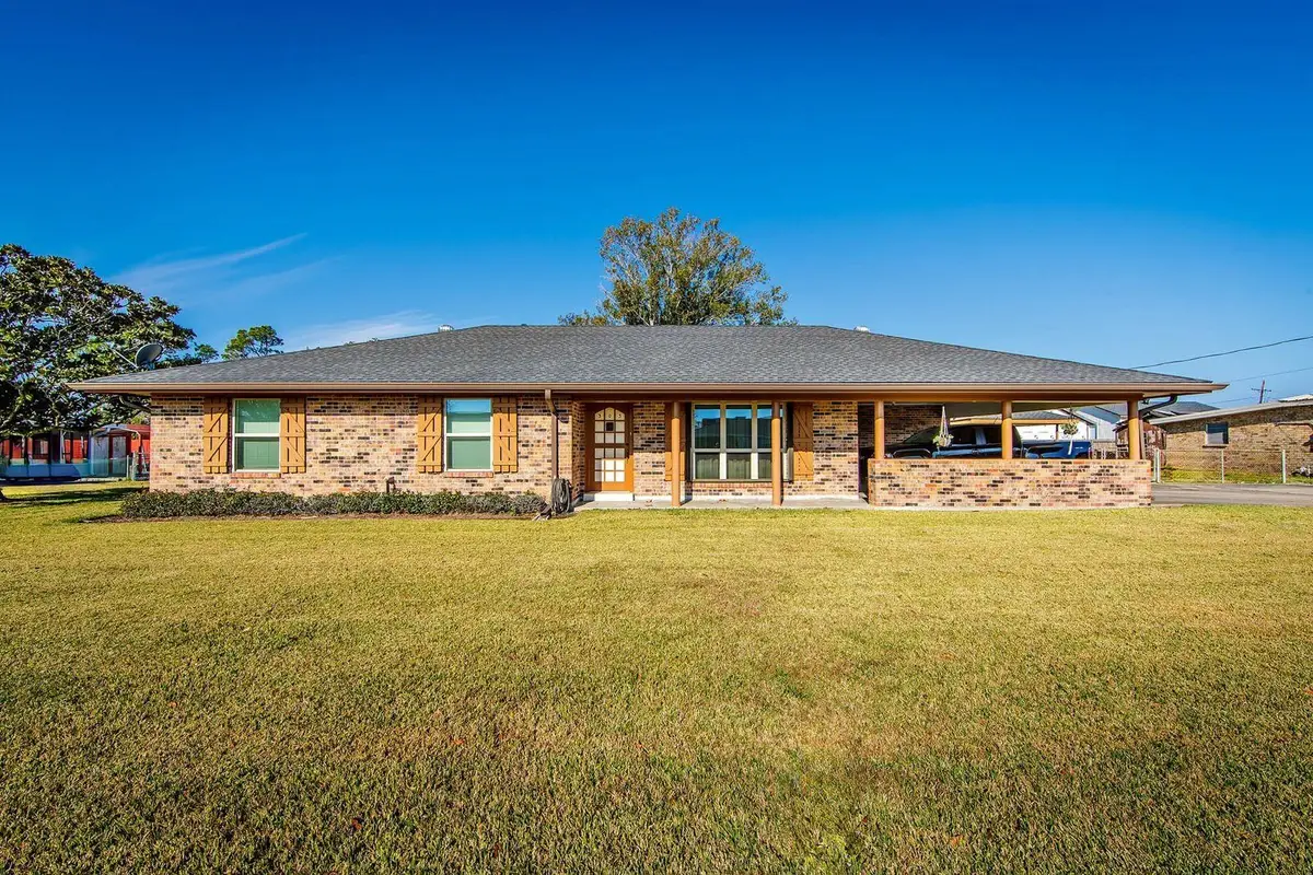 303 Swan Ave, Houma, LA 70363 - #1