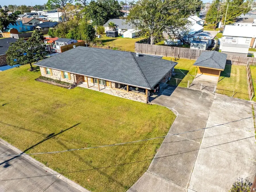 303 Swan Ave, Houma, LA 70363 - #2