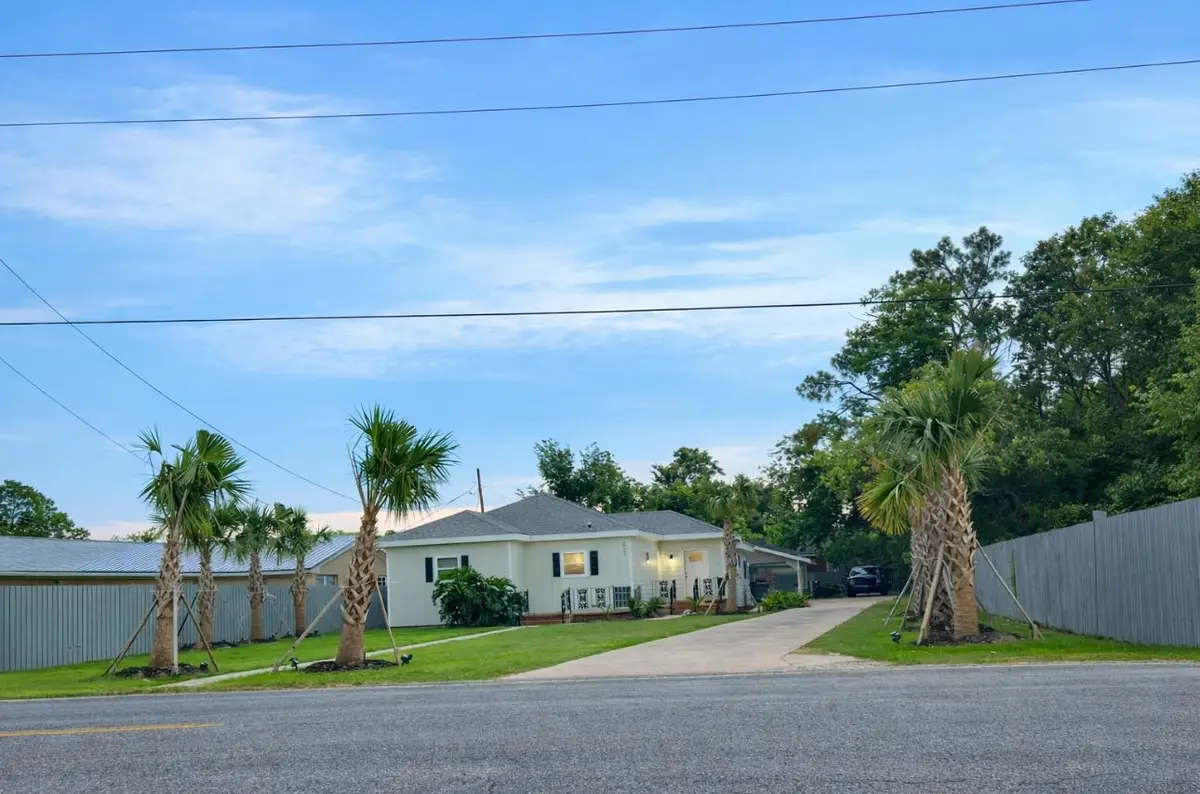 18687 East Main Street, Galliano, LA 70354 - #1