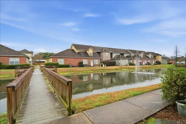 8429 Florida Blvd #2J, Denham Springs, LA 70726