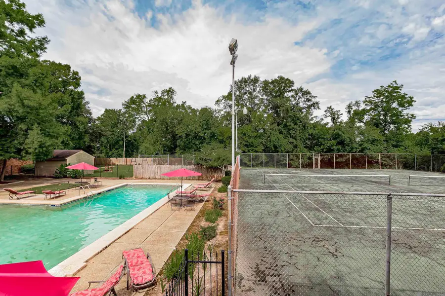 5435 Heatherstone Dr, Baton Rouge, LA 70720 - Image #2