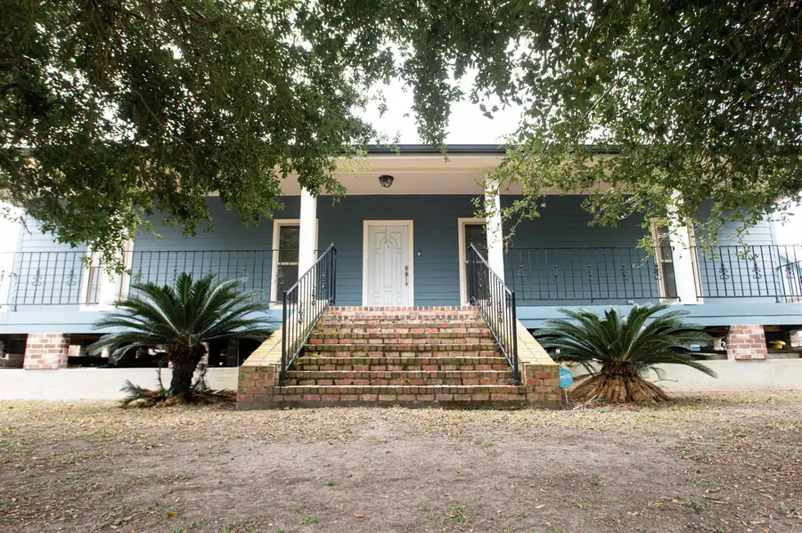 347 Le Village Dr, Larose, LA 70373 - #2