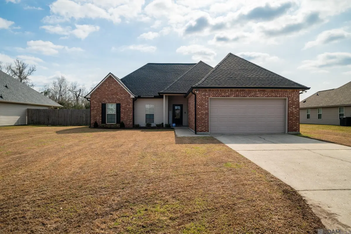 39477 Old Cornerstone Ct, Prairieville, LA 70769 - Image #1