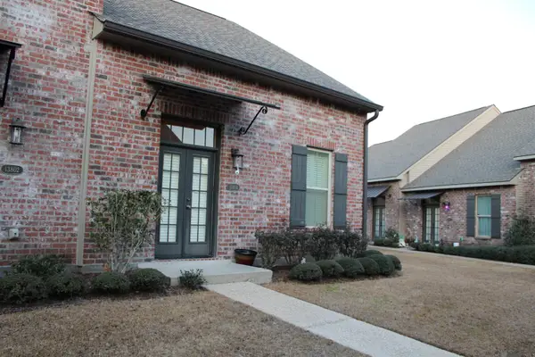 13804 Azalea Dr, St Francisville, LA 70775