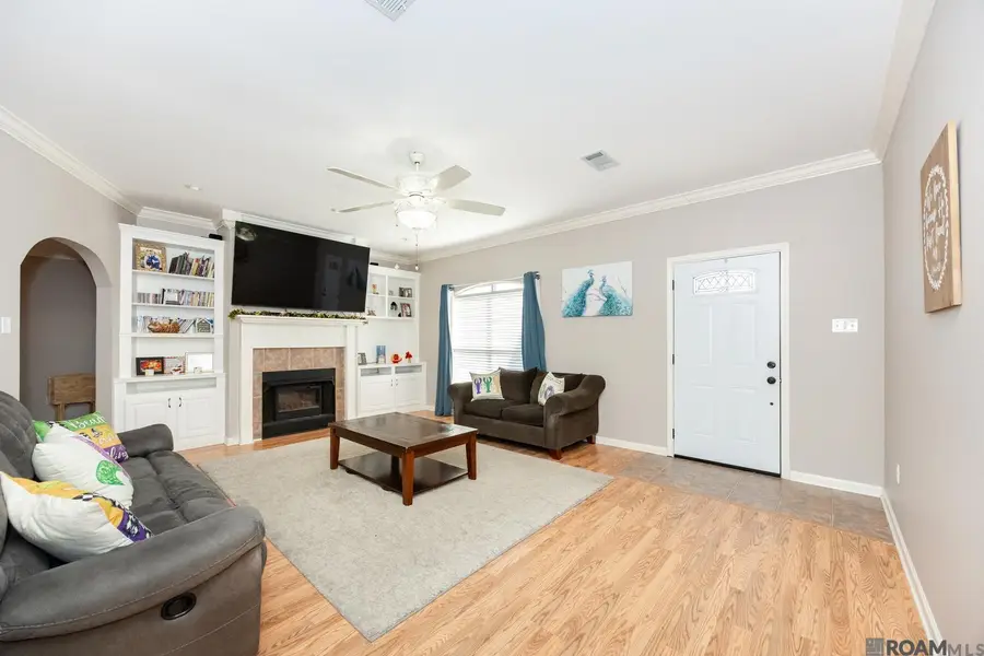 26565 Parkwood Dr, Denham Springs, LA 70726 - Image #3