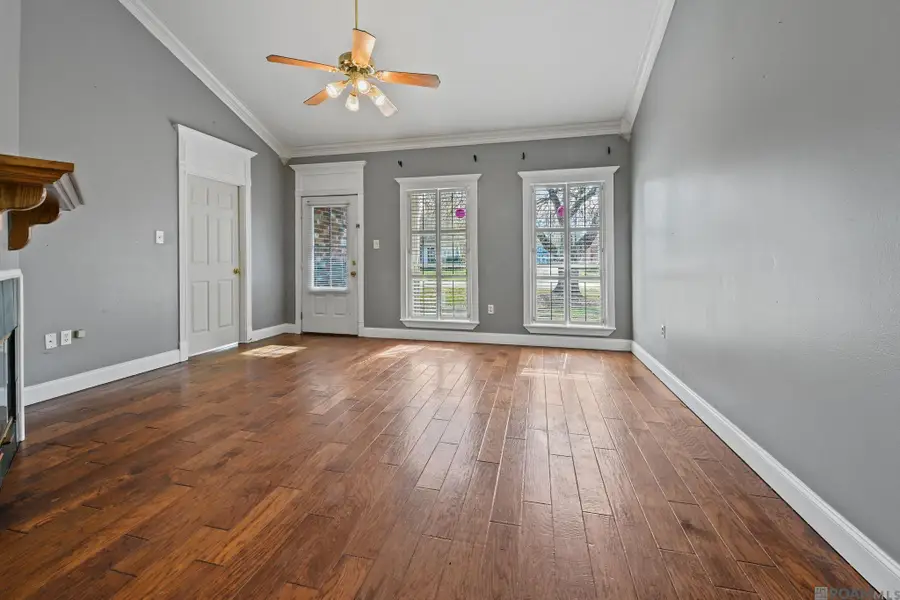 9169 Jordan Dr, Denham Springs, LA 70726 - Image #2