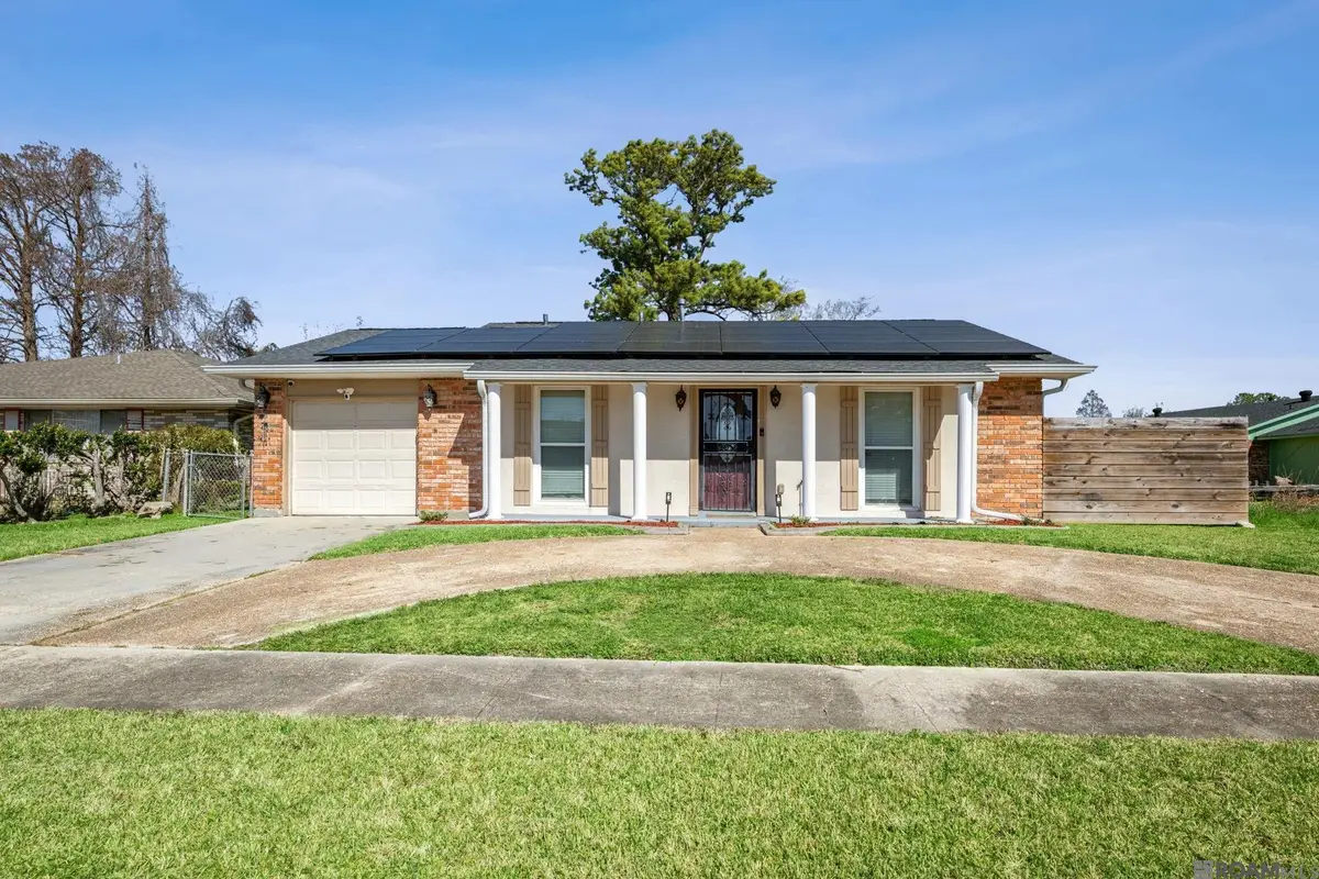 6148 Adam Dr, Marrero, LA 70072 - Image #1