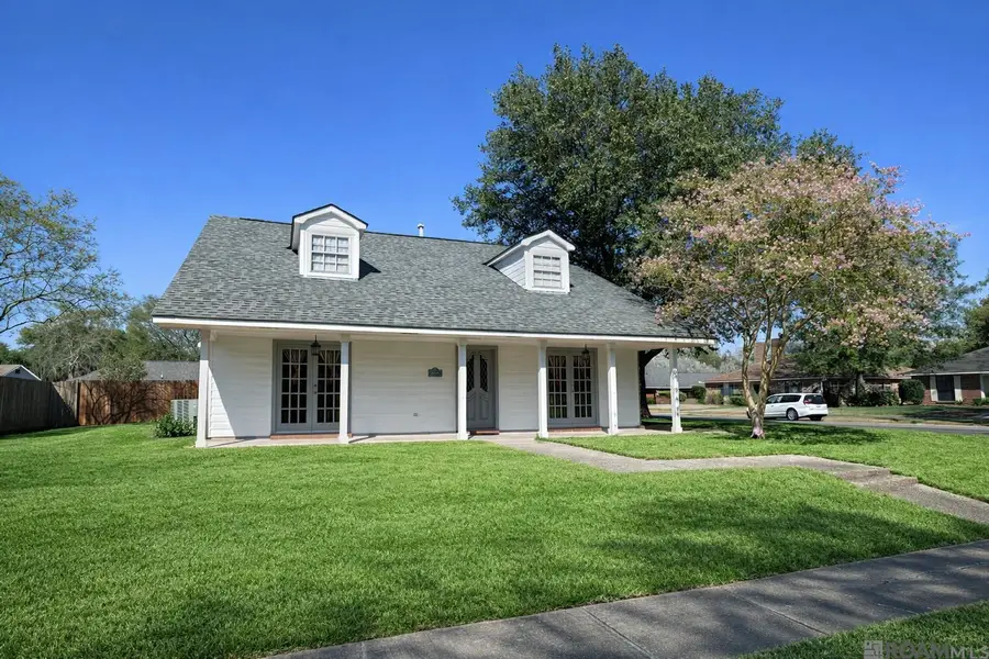 14245 Woodland Ridge Ave, Baton Rouge, LA 70816 - #2