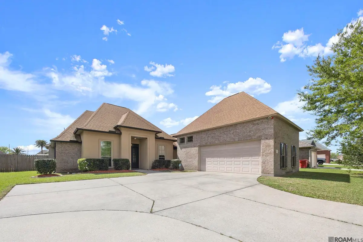 6142 Waterford Ln, Sorrento, LA 70778 - #1