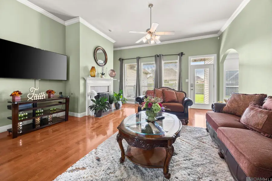 6142 Waterford Ln, Sorrento, LA 70778 - #2