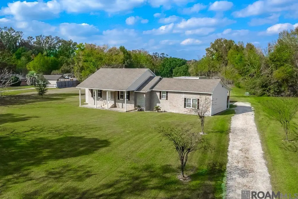 39076 David Dr, Prairieville, LA 70769 - Image #1