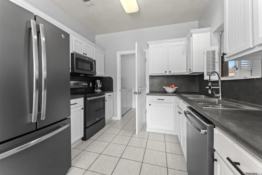 11328 Shelly St, Saint Amant, LA 70774 - #3