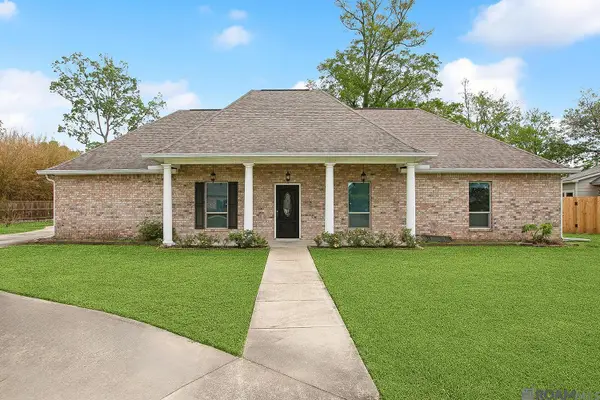 16025 Parkside Ct, Saint George, LA 70817