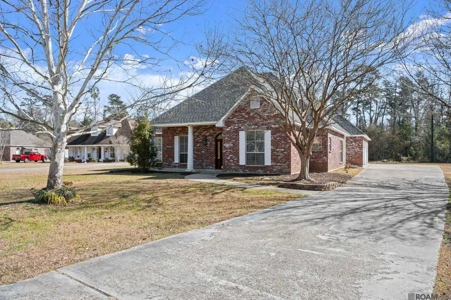 35096 Stone Castle Dr, Denham Springs, LA 70706 - #2