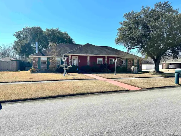 4406 Fourchon Dr, Baker, LA 70714