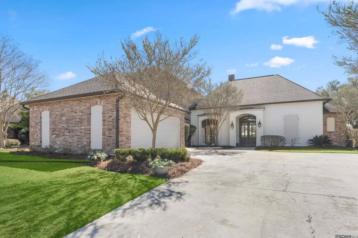 742 Grand Lakes Dr, Baton Rouge, LA 70810 - #1